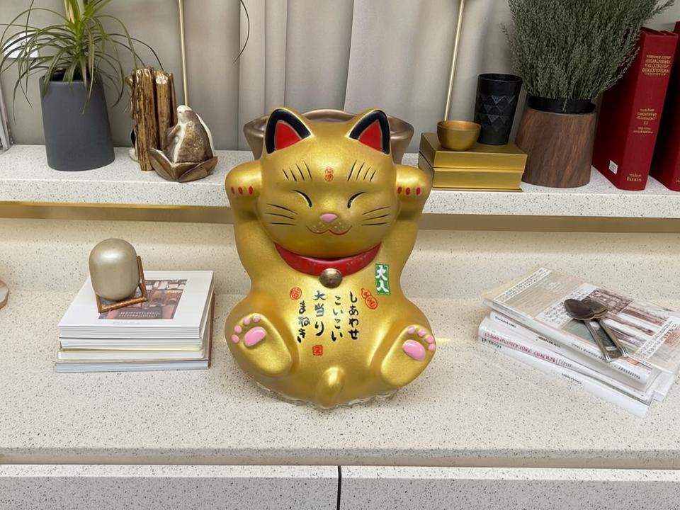 樂天商城 - 彩耀 大当り 招き猫 宝くじ入れ 貯金箱 まねきねこ 招き猫 置物 招き猫 かわいい 招き猫 開店祝い 招き猫 薬師窯 招き猫 右手 プレゼント 男性 開店 祝い プレゼント おしゃれ カフェ 開店祝い プレゼント 新築祝い プレゼント 友人 プレゼント 友人 引っ越し祝い