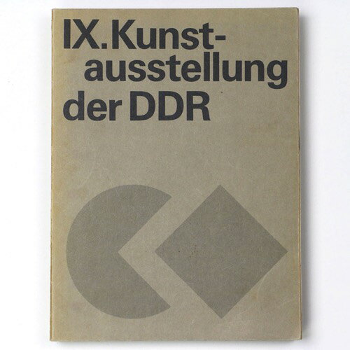 IX. Kunstausstellung der DDR Dresden 1982/19831983Notes: サイズ: 350mm ページ数: 477p独語　ペーパーバック コンディション：《E: かなり状態が悪い。目立つダメージ。難あり。》 破損本（綴じ外れ）。ヤケ、シミ、折れ、破れあり。 展覧会図録 ID:84223管:LG-H1石川県金沢市の古書店からの出品です。古書の買取につきましてもお気軽にご相談ください【石川県古書籍商組合加盟店】。※ 注意事項：モニターの発色の具合によって実際のものと色が異なる場合がございます。