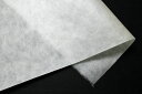 サイズ：約96cm巾　1m単位カット売り厚み：並　(平均 36g/m2)色：白原料：楮(サイズ入)産地：高知障子紙くらいの厚みの版画用ロールです。やや透けます。従来から販売している灰煮版画楮薄口とほぼ同じ紙質ですが、こちらの方が白い仕上がりです。