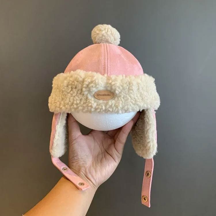 P-NEEDSの耳あて 裏ボア ベビー用 ニット帽 ボア帽子 ポンポン付き 裏起毛 赤ちゃん 子供 帽子 女の子 保温 キッズ 防寒帽 耳あて付き イヤーマフ付き 男の子 防寒 防風 秋冬 暖かい 子供帽子 通学 暖かい 保育園 幼稚園 アウトドア 防寒グッズ 通園｜アングル3