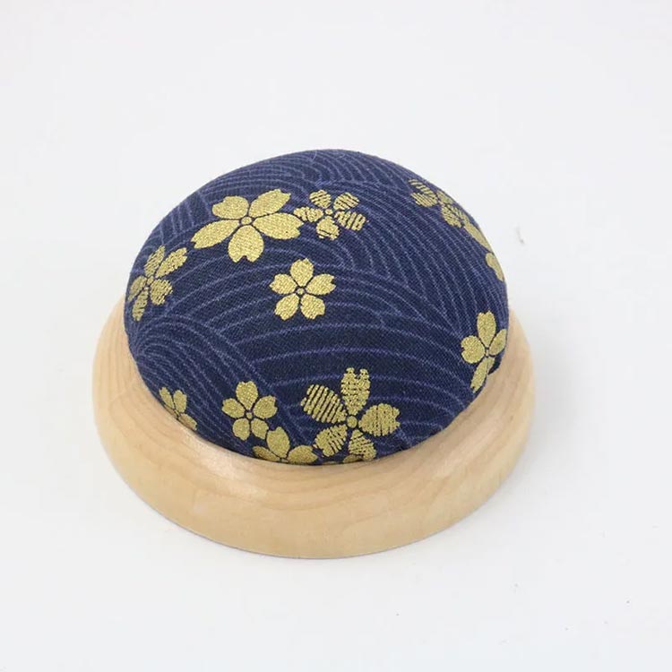 送料無料針山 針刺し ピンクッション 手芸 裁縫 和裁 洋裁 まち針 縫い針 携帯用 針 ピン ハリ山 ハンドメイド 手芸道具 diy 小さい 軽い ちりめん 可愛い おしゃれ 和風 レトロ 丸い 花