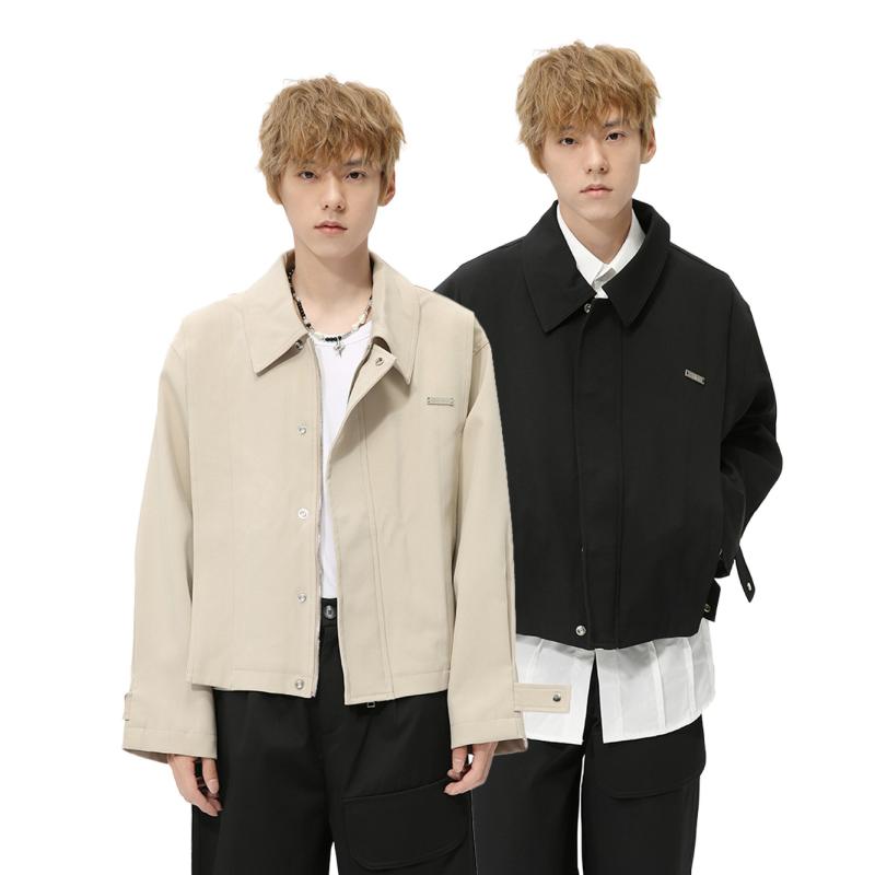 Hawaiian Jewelry - ジャケット 男性用 ブルゾン 韓国 メタルロゴ レトロ 襟付き ショート丈 カジュアル ポリエステル ブラック カーキ