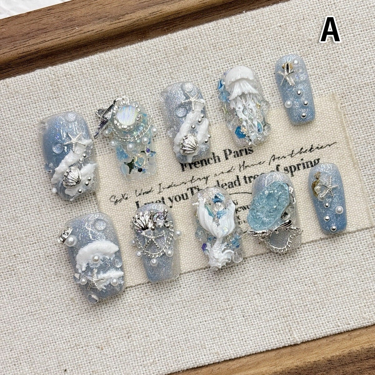 送料無料 ネイルチップ 10枚入り ラインストーン 人魚尻尾 クラゲ 海 キャットアイ キラキラ ショート 貼るネイル つけ爪 淡い アートチップ デザインチップ 付け爪 結婚式 披露宴 成人式 ウエディング ブライダル ジェルネイル オシャレ 楽天海外通販