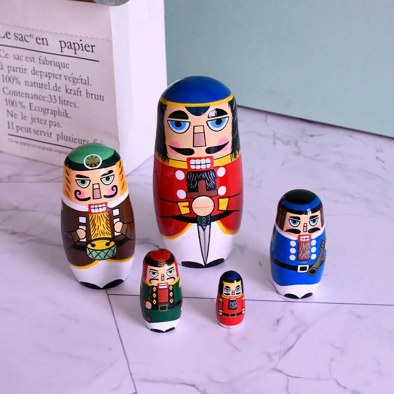 樂天商城 - 人形 マトリョーシカ クリスマス オブジェ 5個組 14cm 木工品 くるみ割り人形 置物 木製 兵士 工芸品 木製品 ギフト プレゼント かわいい インテリア 手描き 北欧雑貨 おしゃれ おもちゃ 飾り 誕生日 子供 ハロウィン 楽天海外通販