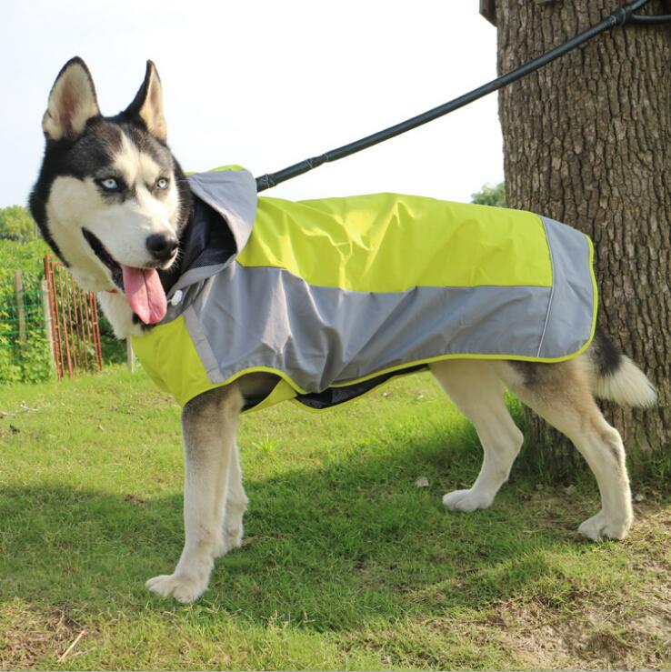 商品説明商品内容犬レインコート素材ポリエステル・その他生産国中国サイズサイズ画像をご参照ください※平置き採寸になります。実際のサイズとは誤差が出る場合がございますので、参考サイズとしてご覧ください。注意書き※商品写真は、できる限り現品を再現するように画像処理などの補正を行っておりますが、ご利用のモニターや環境により差異が生じます。予めご了承ください。※生地の特性上、多少ニオイがある場合がございますが、日陰干しで数日干していただくか、あるいは数回ご使用していただく間に、 ニオイは気にならなくなります。※上記の数値は、実測によるものです。多少の誤差はご容赦ください。※仕様は予告なく変更される場合があります。（ご使用に差し支えない程度）その他・ご注文後、5営業日以内に配送手続きをいたします。配送作業完了後、5〜9日程度でのお届けとなります。（詳しい納期情報が商品ページにてご確認ください）?当店でご購入された商品は、原則として、「個人輸入」としての取り扱いになり、中国からお客様のもとへ直送されます。?通関時に関税?輸入消費税が課税される可能性があります。?個人輸入される商品は、全てご注文者自身の「個人使用?個人消費（日本に居住する者に寄贈される物で、当該寄贈を受ける者の個人的な使用に供される場合を含みます。）」が前提となります。第三者への譲渡?転売が法令で禁止されるもの（医薬品、医薬部外品、化粧品等を含みますが、これに限られません。）もございますのでご注意下さい。?一部商品は国内の提携先倉庫から配送されます。?国内配送の商品は国内でのお買い物と同じく消費税が発生いたします。関税はかかりません。 メーカー希望小売価格はメーカーカタログに基づいて掲載しています