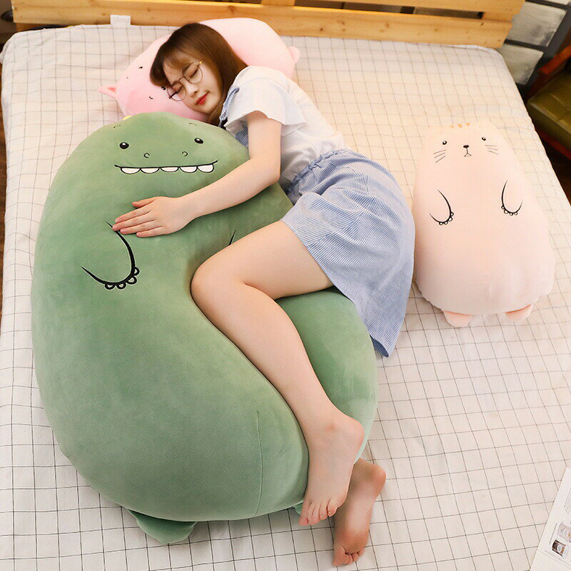 商品説明商品内容ぬいぐるみ素材pp綿、ポリエステル生産国中国サイズ90cm※平置き採寸になります。実際のサイズとは誤差が出る場合がございますので、参考サイズとしてご覧ください。注意書き※商品写真は、できる限り現品を再現するように画像処理などの補正を行っておりますが、ご利用のモニターや環境により差異が生じます。予めご了承ください。※生地の特性上、多少ニオイがある場合がございますが、日陰干しで数日干していただくか、あるいは数回ご使用していただく間に、 ニオイは気にならなくなります。※上記の数値は、実測によるものです。多少の誤差はご容赦ください。※仕様は予告なく変更される場合があります。（ご使用に差し支えない程度）その他・ご注文後、5営業日以内に配送手続きをいたします。配送作業完了後、5〜9日程度でのお届けとなります。（詳しい納期情報が商品ページにてご確認ください）?当店でご購入された商品は、原則として、「個人輸入」としての取り扱いになり、中国からお客様のもとへ直送されます。?通関時に関税?輸入消費税が課税される可能性があります。?個人輸入される商品は、全てご注文者自身の「個人使用?個人消費（日本に居住する者に寄贈される物で、当該寄贈を受ける者の個人的な使用に供される場合を含みます。）」が前提となります。第三者への譲渡?転売が法令で禁止されるもの（医薬品、医薬部外品、化粧品等を含みますが、これに限られません。）もございますのでご注意下さい。?一部商品は国内の提携先倉庫から配送されます。?国内配送の商品は国内でのお買い物と同じく消費税が発生いたします。関税はかかりません。