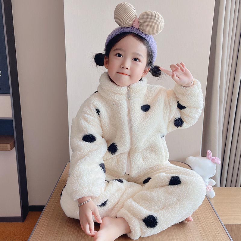 樂天商城 - 【送料無料】キッズ ルームウェア パジャマ 冬 女の子 かわいいドット柄 上下セット スウェット モコモコ 子供 長袖 ボア ベビーパジャマ 部屋着 寝巻き ふわふわ 厚手 あったか 暖かい 防寒 おしゃれ かわいい 子ども こども 男児 女児 ジュニア 楽天海外通販
