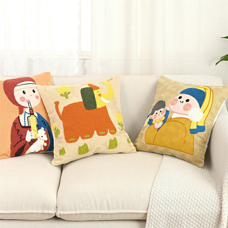 商品説明商品内容単品クッションカバー素材ポリエステルなど生産国中国サイズ45cm×45cm※平置き採寸になります。実際のサイズとは誤差が出る場合がございますので、参考サイズとしてご覧ください。注意書き※商品写真は、できる限り現品を再現するように画像処理などの補正を行っておりますが、ご利用のモニターや環境により差異が生じます。予めご了承ください。※画面保護フィルムの形状により本製品と併用できない場合がございます。※材質の特性上、折り曲げたり強い衝撃を与えますと破損する恐れがございます。着脱の際などお取扱いにご注意ください。※本製品ご使用における人体・スマートフォン本体を含む持ち物・データなどの損傷、破損に対し、弊社は一切の責任を負いかねます。※細部のデザイン等が予告なく変更になる場合がございます。※生地の特性上、多少ニオイがある場合がございますが、日陰干しで数日干していただくか、あるいは数回ご使用していただく間に、 ニオイは気にならなくなります。※上記の数値は、実測によるものです。多少の誤差はご容赦ください。※仕様は予告なく変更される場合があります。（ご使用に差し支えない程度）その他・ご注文後、5営業日以内に配送手続きをいたします。配送作業完了後、5〜9日程度でのお届けとなります。（詳しい納期情報が商品ページにてご確認ください）?当店でご購入された商品は、原則として、「個人輸入」としての取り扱いになり、中国からお客様のもとへ直送されます。?通関時に関税?輸入消費税が課税される可能性があります。?個人輸入される商品は、全てご注文者自身の「個人使用?個人消費（日本に居住する者に寄贈される物で、当該寄贈を受ける者の個人的な使用に供される場合を含みます。）」が前提となります。第三者への譲渡?転売が法令で禁止されるもの（医薬品、医薬部外品、化粧品等を含みますが、これに限られません。）もございますのでご注意下さい。?一部商品は国内の提携先倉庫から配送されます。?国内配送の商品は国内でのお買い物と同じく消費税が発生いたします。関税はかかりません。