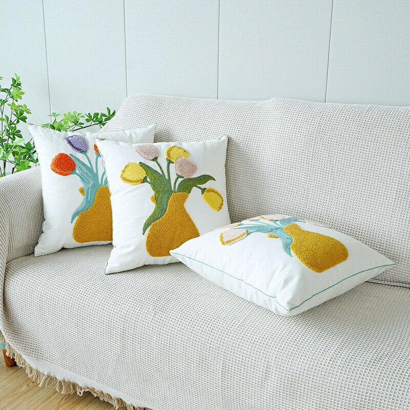 送料無料 クッションカバー 抱き枕カバー45cm×45cm 座布団カバー 刺繍柄 チューリップ 背当てカバー 花柄 角型 四角 無地 シンプル 高級感 在宅勤務 マルチカラー 一人暮らし 北欧 新築祝い ギフト 春夏 花柄 母の日 プレゼント 楽天海外通販 [3]