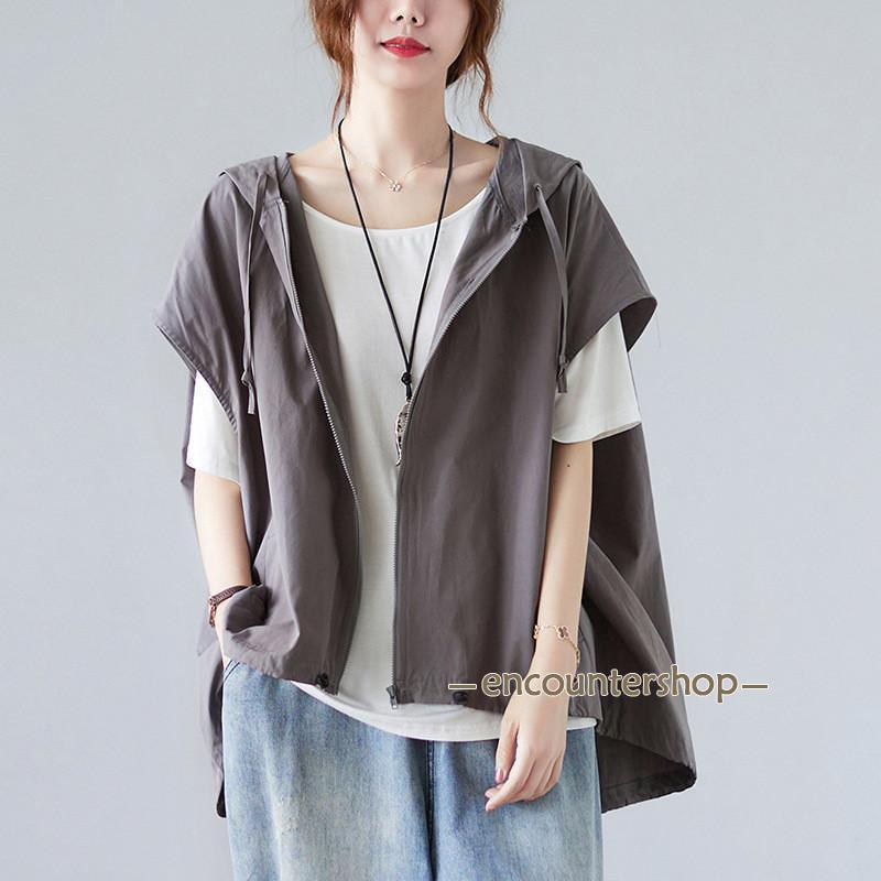 P-NEEDSのジレ レディース ベスト フード付き チョッキ 春夏 ノースリーブ 薄手 前開き ゆったり 体型カバー トップス 大きいサイズ 着回し おしゃれ｜アングル3