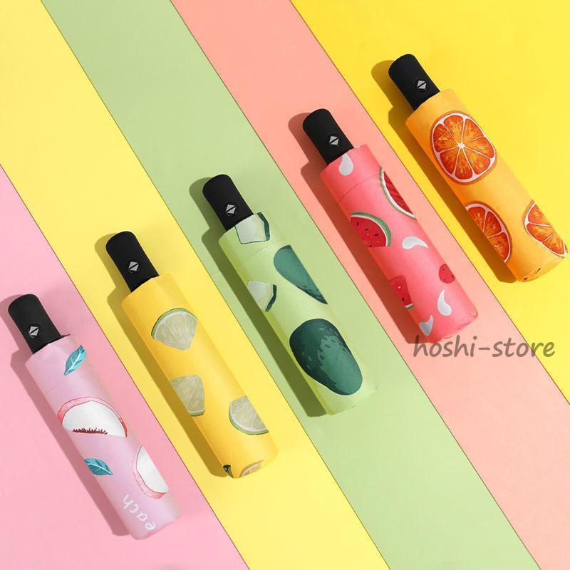 本製品の特徴■驚くほどの8本骨かつカーボンファイバー採用で実現した耐風性！ ■撥水機能付き、軽く振るだけで、瞬時に雨水が落ちる■UV対策の晴雨兼用日傘 350g超軽量！■重さ：350g 手動タイプサイズ ：全長：65cm 直径：96cm収納時のサイズ：26*3.5cm自動タイプサイズ ：全長：56cm 直径：96cm収納時のサイズ：26*3.5cm関連キーワード：日傘 晴雨兼用 紫外線遮蔽率100% 雨 プレゼント 紫外線カット シンプル 撥水 丈夫 贈り物 完全遮光 耐風 紫外線対策 折りたたみ傘 8本骨 軽量 大きい メンズレディース 耐風 折り畳み傘 男女兼用 濡れない 晴雨兼用 遮光 通勤 耐強風 撥水 ギフト プレゼント傘 折りたたみ傘 レディース メンズ 8本骨 父の日折り畳み傘 晴雨兼用 自動開閉 レディース メンズ 8本骨 ビジネス 折畳み傘 雨傘 日傘 軽量 UVカット 遮光遮熱 ワンタッチ通勤 母の日 紫外線対策 おしゃれ メーカー希望小売価格はメーカーカタログに基づいて掲載しています