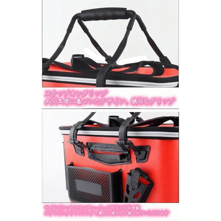【製品仕様】カラー：ホワイト/レッド バレルデザインで仕切りがなく大容量！ バケツの両側に釣り竿ホルダーがあり、使いやすくて非常に便利です！【持ち運び便利】肩ベルトは肩の負担を軽減する肩パット付きショルター、手持ちの時ウエストベルトを前ポケットに収納することができます。【様々な優れた機能】釣った魚を入れたり、手洗い用のお水を貯めたり、いろんな場面で使えて便利です。 釣りの水と魚に加えて、洗濯、掃除、お部屋の収納，車の洗浄、キャンプ、屋外の水の摂取、灌漑、および雑物の保管のために毎日使用することができます。緊急時の防災用にも最適！【素材】自立できる、高品質の素材、防水性、耐引裂性、非常に頑丈で耐久性あります。固めやすい高剛性でシャキッと自立し、型崩れしにくいバッカンバケツになっています。耐久性を重視して、水漏れ防止、耐久性がアップ、釣りをお楽しみ下さい。【品質保証】私たちは顧客体験を非常に重視しています，製品についてご質問や問題がある場合は、メールでお問い合わせください。組立や取り付け方法等ご不明点がございましたら、お気軽にご連絡ください。24時間以内に返