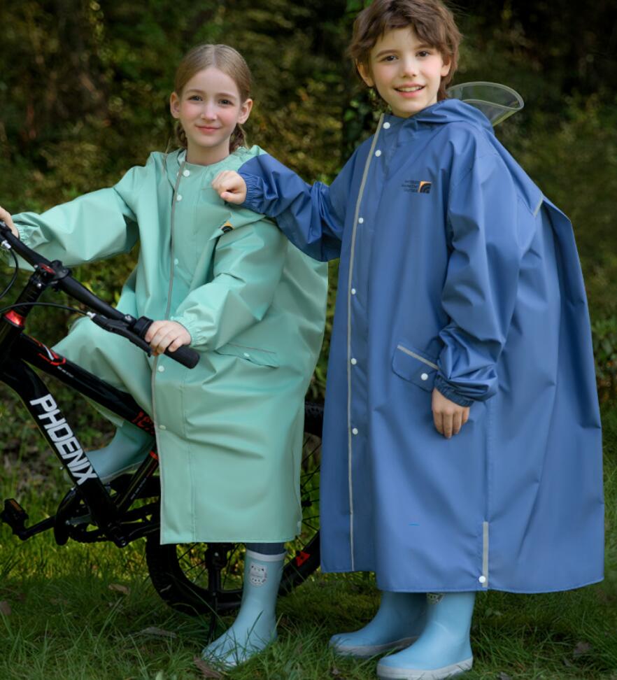 最新 進化版 レインコート キッズ ランドセル対応 男の子 女の子 子供 レインコート レインポンチョ つば付き子どもレインコート 幼稚園 小学生 保育所 低学年ジュニア ランドセル 子供 雨具 レイングッズ 雨合羽 カッパ 梅雨 二重ツバ付き レインウェア 収納袋付き