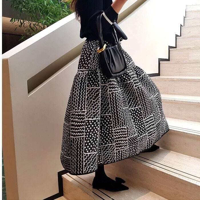 パッチワークデザイン フレアスカート レディース スカート フレア ロングスカート ロング ミモレ パッチワーク 高見え かわいい 上品 大人可愛い ウエストゴム おしゃれ 着回し シック ふんわり 柄 秋 冬 お出かけ デート 女子会 体型カバー モノトーン フリー