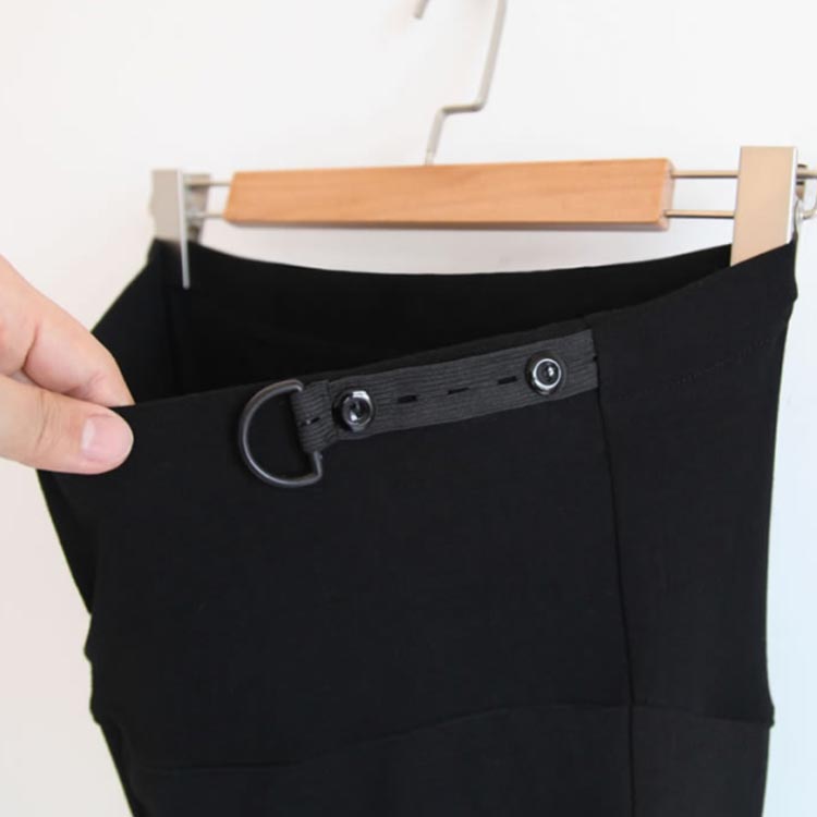 P-NEEDSのマタニティパンツ マタニティ テーパードパンツ タック 九分丈パンツ アンクル丈 テーパード マタニティウエア ボトムス 通勤 オフィス 美脚 春用 秋用 夏用 黒｜アングル2