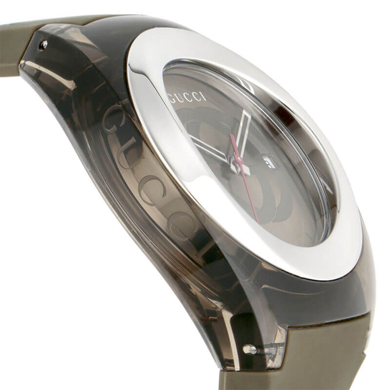 グッチ 腕時計 GUCCI 時計 シンク SYNC 男性 向け メンズ クォーツ 電池式 YA137106 かっこいい 彼氏 夫 人気 おすすめ おしゃれ ブランド 記念日 誕生日 プレゼント ギフト