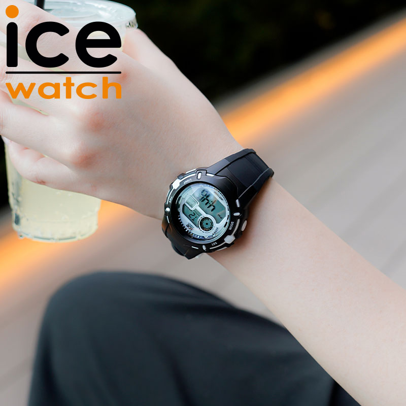 アイス ウォッチ[ICE WATCHグレー]ICE-WATCHはベルギー発のファッションウォッチブランドで、世界中の方に親しまれています。目を奪う多彩な色とユニークな素材使い、そしてファッショナブルなスタイルを組み合わせた、想像性豊かなデザインで注目を集めています。高品質ながらもお手頃な価格なのでコレクション性も高く、装いによって様々なカラーを楽しんでいただけます。「アイス デジットエクスプローラー」は、ガジェット感溢れるラウンドケースのデジタルウォッチ。全6種のカラフルなバリエーションを展開し、選ぶ楽しさと身に着ける喜びを提供する。シリコンラバーによる軽やかな着用感に加え、月/日付/曜日表示、ストップウォッチ、アラーム、GMT、バックライトを搭載。ケース径は40mmで、年齢や性別を問わずに着用が可能。生活強化防水の100メートル防水。型番ICE-023265ケース材質：シリコンラバーサイズ約：径40mm×厚16mm重さ：約40.5gベルト材質：シリコンラバーカラー：ブラックベルト腕周り最少：13.5cmベルト腕周り最大：19.5cmムーブメントクォーツ (電池式)機能風防：アクリルガラスカレンダー（月/日/曜日）ストップウォッチアラームGMTバックライト防水機能付属品ICE WATCH純正BOX保証書取扱説明書※SDGs(環境問題)への取り組みの一環として、紙の説明書が付属しないブランドがございます。予めご了承くださいませ。この商品のお問い合わせ番号PPR-item-71184選ばれているキーワード子供 子供用 子ども 子ども用 子供用腕時計 キッズ キッズ用 ジュニア ジュニア用 男子 男子用 男の子 男の子用 女子 女子用 女の子 女の子用 学校 塾 習い事 公園 誕生日 誕生日プレゼント 記念日 お祝い 贈り物 プレゼント ギフト 入学祝 入学祝い 卒業祝 卒業祝い 入園祝 入園祝い 卒園祝 卒園祝い こどもの日 こどもの日プレゼント こどもの日ギフト クリスマス クリスマスプレゼント クリスマスギフト 息子 娘 孫 甥 甥っ子 姪 姪っ子 ファッション キッズファッション 小学生 中学生 学生 学生用 学校 学校用 遠足 旅行 修学旅行 可愛い かわいい カワイイ かっこいい カッコイイ お洒落 おしゃれ オシャレ お出かけ おでかけメーカー希望小売価格はメーカーサイトに基づいて掲載していますアイス ウォッチ[ICE WATCHグレー]ICE-WATCHはベルギー発のファッションウォッチブランドで、世界中の方に親しまれています。目を奪う多彩な色とユニークな素材使い、そしてファッショナブルなスタイルを組み合わせた、想像性豊かなデザインで注目を集めています。高品質ながらもお手頃な価格なのでコレクション性も高く、装いによって様々なカラーを楽しんでいただけます。「アイス デジットエクスプローラー」は、ガジェット感溢れるラウンドケースのデジタルウォッチ。全6種のカラフルなバリエーションを展開し、選ぶ楽しさと身に着ける喜びを提供する。シリコンラバーによる軽やかな着用感に加え、月/日付/曜日表示、ストップウォッチ、アラーム、GMT、バックライトを搭載。ケース径は40mmで、年齢や性別を問わずに着用が可能。生活強化防水の100メートル防水。型番ICE-023265ケース材質：シリコンラバーサイズ約：径40mm×厚16mm重さ：約40.5gベルト材質：シリコンラバーカラー：ブラックベルト腕周り最少：13.5cmベルト腕周り最大：19.5cmムーブメントクォーツ (電池式)機能風防：アクリルガラスカレンダー（月/日/曜日）ストップウォッチアラームGMTバックライト防水機能付属品ICE WATCH純正BOX保証書取扱説明書※SDGs(環境問題)への取り組みの一環として、紙の説明書が付属しないブランドがございます。予めご了承くださいませ。