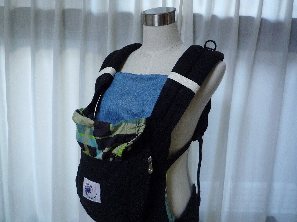 日本製 エルゴ、他。ベビービョルンone系にも　セーターなどのチクチクから赤ちゃんの肌を守る　抱っこひも用スタイ・ボディガード デニム柄ダブルガーゼ 2