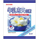 ●熱湯に溶かして冷たい牛乳を入れるだけで作れる牛乳寒天の素。●手づくりすると甘さや固さのバランスが意外と難しい「牛乳かん」。かんてんぱぱの牛乳寒天なら、熱湯と牛乳だけでおいしい「牛乳かん」が作れます。●体にいい牛乳を、寒天でさらにおいしくお召し上がりください。●フルーツを添えるなどアレンジをしても楽しめます。●種類／牛乳寒天の素●内容量／100g●6人分●カロリー／71kcal●栄養成分／たんぱく質：1.9g、脂質：1.5g、炭水化物：12.6g、食塩相当量：0.08g、カルシウム：70mg●原材料／［原材料］糖類（ぶどう糖（国内製造）、砂糖）、脱脂粉乳、粉末油脂、全粉乳、粉飴、寒天、ミルクカルシウム　［添加物］乳化剤（大豆由来）、増粘多糖類、香料●表示すべきアレルギー項目／乳成分、大豆●賞味期限／商品の発送時点で、賞味期限まで残り120日以上の商品をお届けします。●製造国／日本●保存方法／直射日光・高温多湿を避け常温で保存※カロリー・栄養成分は製品1人分（16.7g）あたり※メーカー都合により、パッケージデザインおよび仕様が変更になる場合がございます。●メーカー／伊那食品工業●型番／884370●JANコード／4901138884370＜パッケージ裏面＞※メーカー都合によりパッケージ・仕様等が予告なく変更される場合がございます。ご了承ください。本商品は自社サイトでも販売しているため、ご注文のタイミングにより、発送までにお時間をいただいたり、やむをえずキャンセルさせていただく場合がございます。※沖縄へのお届けは別途1650円(税込)の送料がかかります。