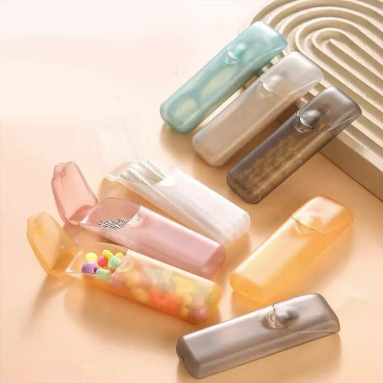 小分けケース ケース 絆創膏 小物入れ 小物 小分けケース ばんそうこう アクセサリーケース 小物ケース 薬入れ 旅行用 綿棒 綿棒ケース 5個セット 薬 小物収納 小物入れ 持ち運び ミニ 小さめ 透明 蓋付き 送料無料 ミニケース ビーズ収納の商品画像 2