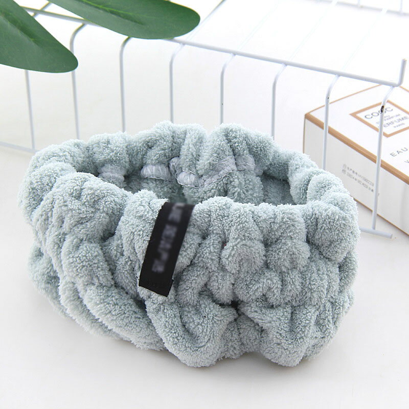 サイズ F（2本セット） サイズについての説明 F（16x9cm） 素材 コーラルフリース 色 グリーン ブルー パープル ピンク ダークブルー コーヒー ダークパープル ダークコーヒー 備考 ●サイズ詳細等の測り方はスタッフ間で統一、徹底はしておりますが、実寸は商品によって若干の誤差(1cm～3cm )がある場合がございますので、予めご了承ください。 ●製造ロットにより、細部形状の違いや、同色でも色味に多少の誤差が生じます。 ●パッケージは改良のため予告なく仕様を変更する場合があります。 ▼商品の色は、撮影時の光や、お客様のモニターの色具合などにより、実際の商品と異なる場合がございます。あらかじめ、ご了承ください。 ▼生地の特性上、やや匂いが強く感じられるものもございます。数日のご使用や陰干しなどで気になる匂いはほとんど感じられなくなります。 ▼同じ商品でも生産時期により形やサイズ、カラーに多少の誤差が生じる場合もございます。 ▼他店舗でも在庫を共有して販売をしている為、受注後欠品となる場合もございます。予め、ご了承お願い申し上げます。 ▼出荷前に全て検品を行っておりますが、万が一商品に不具合があった場合は、お問い合わせフォームまたはメールよりご連絡頂けます様お願い申し上げます。速やかに対応致しますのでご安心ください。