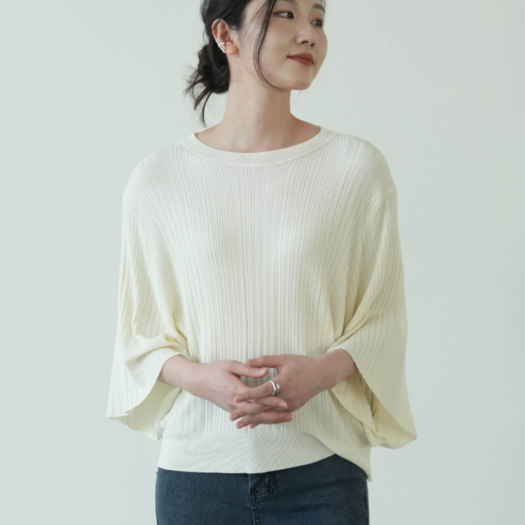 Rakuten - 7分袖フリルサマーニット リブニット トップス 7分袖 春 フリル ラウンドネック フェミニン ゆったり シンプル きれいめ デート オフィス オフィスカジュアル OL おでかけ　結婚式 フォーマル オフィス