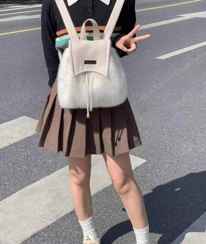 樂天商城 - 秋 ポータブル 鞄 スクールバッグ 冬 かばん もこもこ リ バックパック 大学生 リュックサック 小さめ 白 かわいい ファーバッグ