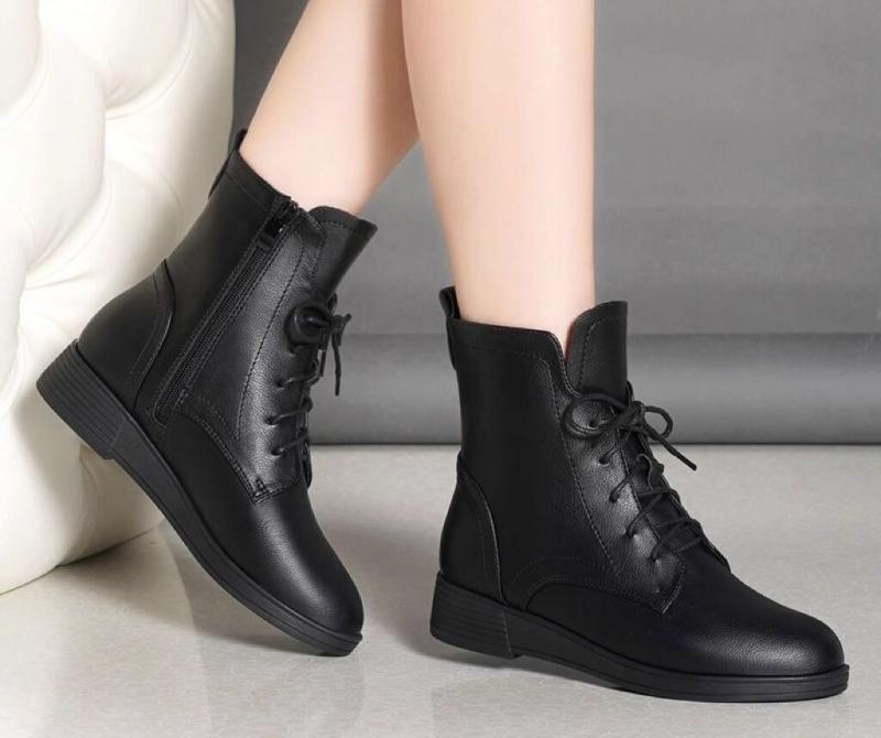 ショート丈 かっこいい オールブラ ラウンドトゥ レディース 黒 スニーカーブーツ ブーツ 編み上げ 個性的 ミドル丈 カジュアル...
