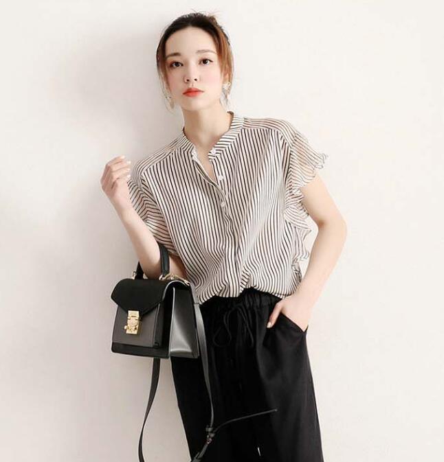 ブラウス レディース ストライプ シフォン 半袖 フレア袖 薄手 トップス シャツ オフィス 通勤 上品 女性らしい 大人 おしゃれ