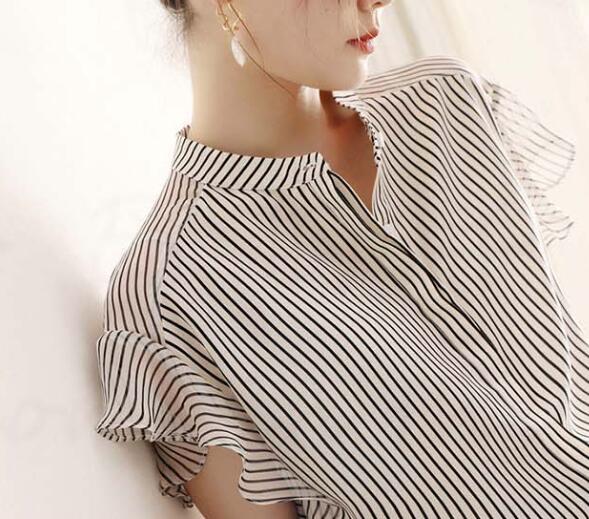 ブラウス レディース ストライプ シフォン 半袖 フレア袖 薄手 トップス シャツ オフィス 通勤 上品 女性らしい 大人 おしゃれ