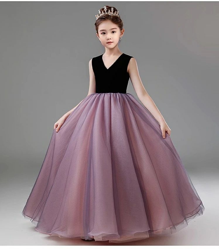 素材 ポリエステル カラー 写真参考 サイズ 120　バスト64　ウエスト60 130　バスト68　ウエスト63 140　バスト72　ウエスト66 150　バスト76　ウエスト69 注意事項 △商品写真はできる限り実物の色に近づけるよう加工しておりますが、 お客様が使用するパソコンのモニター設定や部屋の照明により多少色の変化が感じられる場合がございます。 △表記しているサイズは平置きで採寸ですので、若干の誤差が生じる場合がございます。予めご了承下さいませ。 △生地の特性上、やや匂いが強く感じられるものもございます。 数日のご使用や陰干しなどで気になる匂いはほとんど感じられなくなります。 △糸のほつれなどについては(お客様自身でカットしていただける、 着用に問題の無い範囲のもの)返品・交換の対象外とさせて頂きますのでご了承下さいませ。 △機械による生産の為、生地の継ぎ目の若干のズレやほつれなど、形やサイズに多少の誤差が生じる場合がございます。 △また、混紡繊維によって生地の織りに他繊維が混紡している場合もございますが品質上の問題はございません。素材 ポリエステル カラー 写真参考 サイズ 120　バスト64　ウエスト60 130　バスト68　ウエスト63 140　バスト72　ウエスト66 150　バスト76　ウエスト69 注意事項 △商品写真はできる限り実物の色に近づけるよう加工しておりますが、 お客様が使用するパソコンのモニター設定や部屋の照明により多少色の変化が感じられる場合がございます。 △表記しているサイズは平置きで採寸ですので、若干の誤差が生じる場合がございます。予めご了承下さいませ。 △生地の特性上、やや匂いが強く感じられるものもございます。 数日のご使用や陰干しなどで気になる匂いはほとんど感じられなくなります。 △糸のほつれなどについては(お客様自身でカットしていただける、 着用に問題の無い範囲のもの)返品・交換の対象外とさせて頂きますのでご了承下さいませ。 △機械による生産の為、生地の継ぎ目の若干のズレやほつれなど、形やサイズに多少の誤差が生じる場合がございます。 △また、混紡繊維によって生地の織りに他繊維が混紡している場合もございますが品質上の問題はございません。