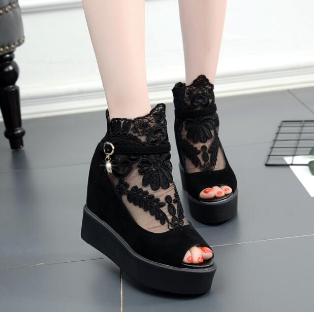 樂天商城 - サマーブーツ　ブーツサンダル　厚底サンダル　ブーティー　　ウェッジソール 　夏　シースルー　メッシュ　9.5センチヒール　透かし　レディース靴　後ろファスナー付き　25.5センチまで