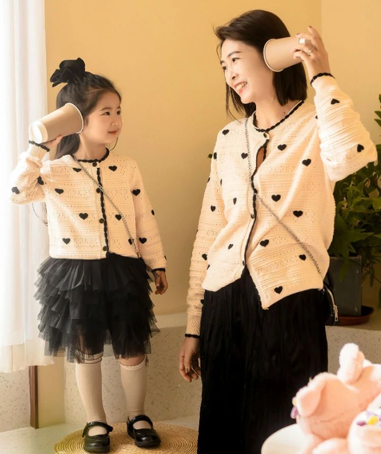 家 韓国 刺繍 ベージュ ジャケット セーター ニット ペアルック 親子 前開き コート 冬 セーター 親子 リングコーデ 親子コーデ 2
