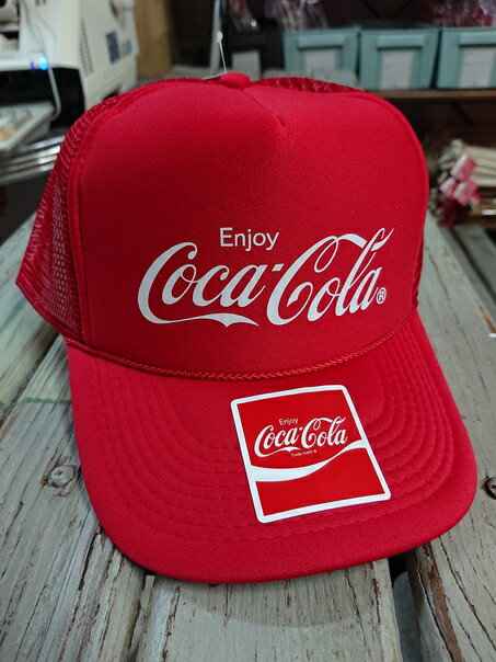 コカ・コーラ メッシュキャップ 帽子 全4色 缶バッジ付き MC2