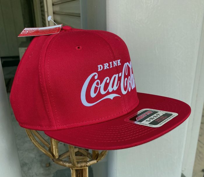 コカ・コーラ Coca Cola フラットバイザー 帽子 キャップ 全3色 レッド ブラック ...