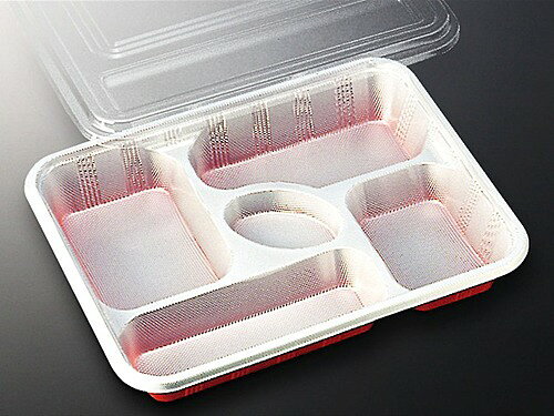 【ケース販売】DX仕切R-　4-N　(ボ) 本体+蓋セット（1ケース/300枚入） 昔ながらの弁当・仕出し容器。身と蓋セット販売。 【商品説明】 シリーズ名 仕切 製品名 DX仕切R-　4-N　(ボ) 製品コード 095760 用途／部門 仕出 色柄 銀 袋入数 20 ケース入数 300 本体素材 HIPS 本体耐熱温度(℃) 90 蓋素材 OPS 蓋耐熱温度(℃) 80 重量 39 JANコード 4945965095769 サイズ(mm)長辺 267 短辺 205 高さ 40 直径 ダンボールサイズ(mm)縦 531 横 436 高さ 284 1