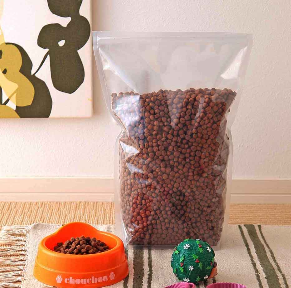 【ケース販売】セイニチ 特大サイズ NYタイプ　LZ-30L（1ケース/300枚入）サイズ：チャック上+チャック下×袋巾 (ガゼット巾)mm/32+420×300 (60) 大型サイズのチャック付ラミネート袋です。NYタイプなので丈夫で各種軽量の原材料入れとしてご利用いただけます。 【商品説明】 特大サイズ NYタイプ（NY／PE 大型スタンドタイプ）大型サイズの規格品NY／PE チャック付ラミネート袋、8mmシール、天開き底ガゼット特大サイズ NYタイプ大型サイズのチャック付ラミネート袋です。NYタイプなので丈夫で各種軽量の原材料入れとしてご利用いただけます。安全な4角完全R加工、チャックは何度使用しても｢開けやすく・閉めやすい｣が変わらないセイニチのチャックです！在庫数は万全！いつでも間に合う！安全で安心な日本製です。※重量物の包装には確認・ご相談をお願いします。※チャック上のフィルムが厚くなっている為、シールする場合は確認の上ご使用をお願いします。※食品衛生法の容器包装規格(平成18年厚生労働省告示第201号)試験に適合しています。 1