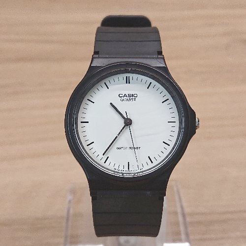 ◇ CASIO カシオ 動作未確認 3針 クォーツ式 ラバーベルト ロゴ 腕時計 ウォッチ ブラック 表記なし メンズ E 【中古】 ◇ CASIO カシオ 動作未確認 3針 クォーツ式 ラバーベルト ロゴ 腕時計 ウォッチ ブラック 表記なし メンズ E 【中古】