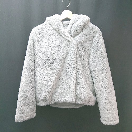■ AZUL BY MOUSSY フロントボタン ボア素材 ショート丈 秋冬 長袖 ブルゾン サイズS グレー レディース E 【中古】 ■ AZUL BY MOUSSY フロントボタン ボア素材 ショート丈 秋冬 長袖 ブルゾン サイズS グレー レディース E 【中古】