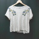 ◇ URBANRESEARCH アーバンリサーチ クルーネック 花柄刺繡 半袖 カットソー サイズF ホワイト レディース E 【中古】