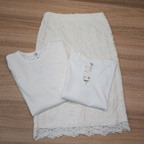 ◇ ◎ ●未使用● 《 GU/UNIQLO まとめ売り3点セット サイズL 無地 総レース カットソー スカート レディース 》 E 【中古】のサムネイル