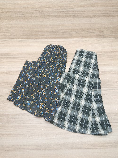 ◇ 《 LOWRYS FARM まとめ売り2点セット サイズ混合 サイドジップ 裏地あり ウエストゴム スカート レディース 》 E 【中古】