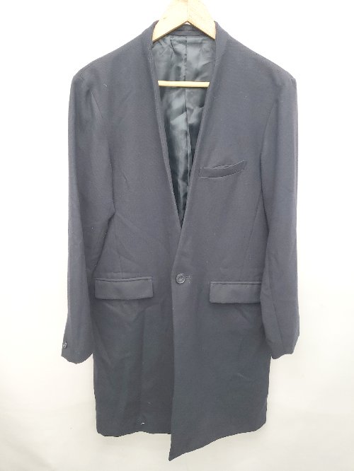 ◇ HARE ハレ ロング 無地 シンプル 長袖 ジャケット サイズM ネイビー メンズ P 【中古】管理番号140216000117720241113ベースW/25菅付属品無多少の毛玉あり。素材画像参照色ネイビーサイズサイズM梱包サイズ3宅急便運賃一覧表はこちらをクリック採寸サイズ着丈：約96cm　肩幅：約45cm　身幅：約57cm　袖丈：約60cmサイズガイドはこちらをクリックコンディションレベルBコンディション詳細はこちらをクリックコンディション詳細商品状態、状態の目安につきまして、あくまでも弊社基準による目安となっております。リユース品の特性上、大小様々なダメージが発生しており、全ての商品の全てのダメージ詳細を記載する事が難しい為、目安として記載をさせていただいております。二次流通品のご理解、ご納得を頂いた上、ご購入をお願い致します。