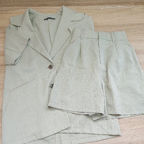 Heather ヘザー 薄手生地 無地 カジュアル ショートパンツ セットアップ サイズF ベージュ レディース 【中古】 Heather ヘザー 薄手生地 無地 カジュアル ショートパンツ セットアップ サイズF ベージュ レディース 【中古】