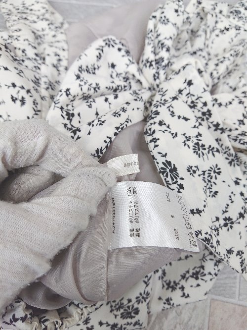 ◇ apres jour アプレジュール 花柄 サロペット サイズS ホワイト　ブラック レディース P 【中古】