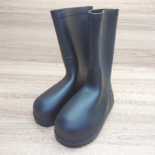 ■ ⊇ RACBAKI ラクバキ ショート レインブーツ サイズ1-S ブラック系 レディース E 【中古】のサムネイル