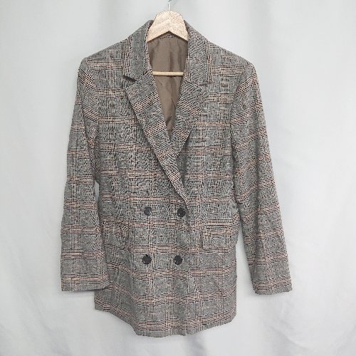 ◇ ⊇ GU チェック柄 ダブルボタン 長袖 ジャケット サイズL グレー マルチカラー レディース E 【中古】管理番号140924005996720241116ベースW/Y付属品無素材画像参照色グレー マルチカラーサイズサイズL梱包サイズ3宅急便運賃一覧表はこちらをクリック採寸サイズサイズガイドはこちらをクリックコンディションレベルBコンディション詳細はこちらをクリックコンディション詳細商品状態、状態の目安につきまして、あくまでも弊社基準による目安となっております。リユース品の特性上、大小様々なダメージが発生しており、全ての商品の全てのダメージ詳細を記載する事が難しい為、目安として記載をさせていただいております。二次流通品のご理解、ご納得を頂いた上、ご購入をお願い致します。