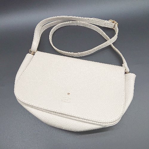 ◇ FAVORI ファボリ シンプル 大人 収納沢山 ショルダーバック アイボリー レディース E 【中古】 ◇ FAVORI ファボリ シンプル 大人 収納沢山 ショルダーバック アイボリー レディース E 【中古】