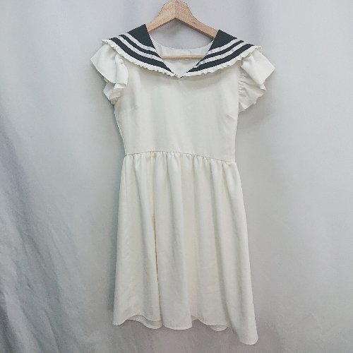 ◇ ⊂ TITTY&CO. ティティーアンドコー ミニ丈 ワンピース サイズS ホワイト系 レディース E 【中古】 ◇ ⊂ TITTY&CO. ティティーアンドコー ミニ丈 ワンピース サイズS ホワイト系 レディース E 【中古】