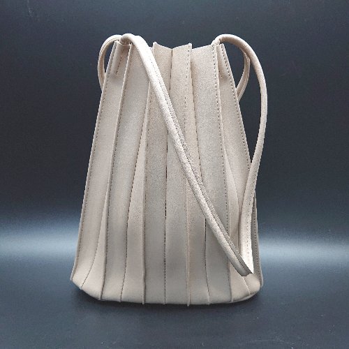◇ ◎ ノーブランド アコーディオンプリーツ シンプル かわいい ハンドバック クリーム レディース E 【中古】